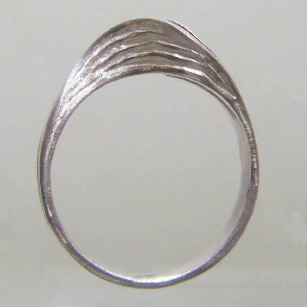 (r1286)Silver ring in wavy style.